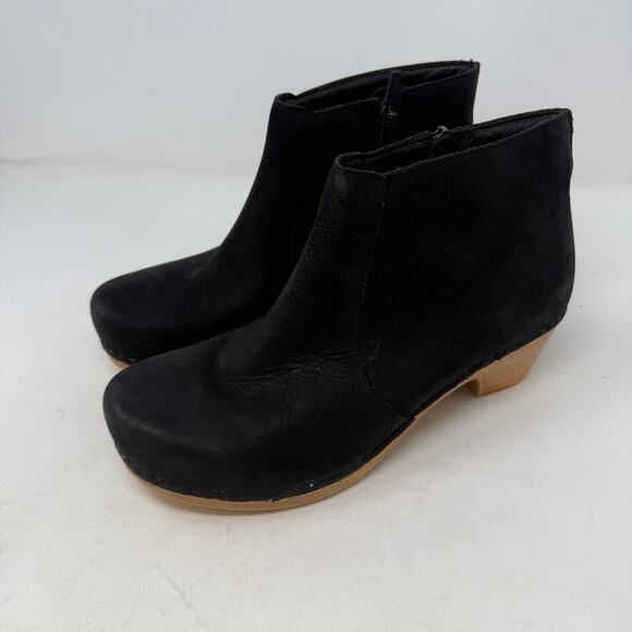 Dansko Black Leather Ankle Boots Maria Size 39 Comfort Block Heel Side Zip Clogs - Picture 1 of 15